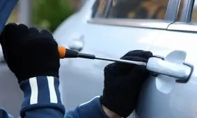 کشف خودروی سرقتی ۲۰۶ در فرحزادی درختی