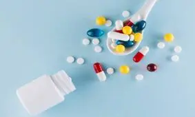 میدانید چرا داروها رنگی هستند؟