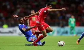 لحظه بالا بردن جام حذفی توسط سید جلال حسینی