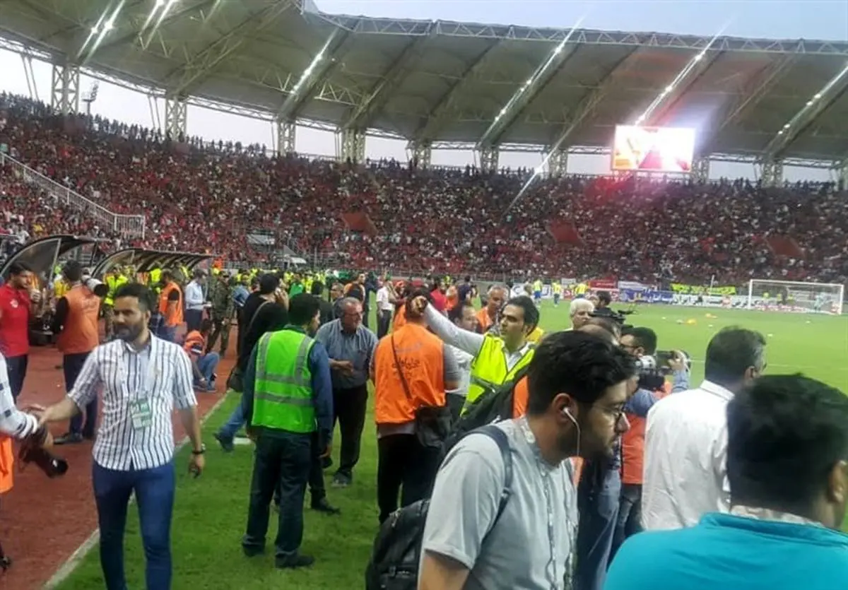 ۲۲ مصدوم در مسابقه فوتبال پرسپولیس و داماش