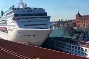 لحظه هولناک برخورد کشتی کروز و قایق توریستی در ونیز +فیلم