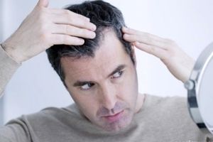 درمان‌های خانگی برای رفع سفیدی مو +لیست خوراکی‌های ضد سفیدی مو