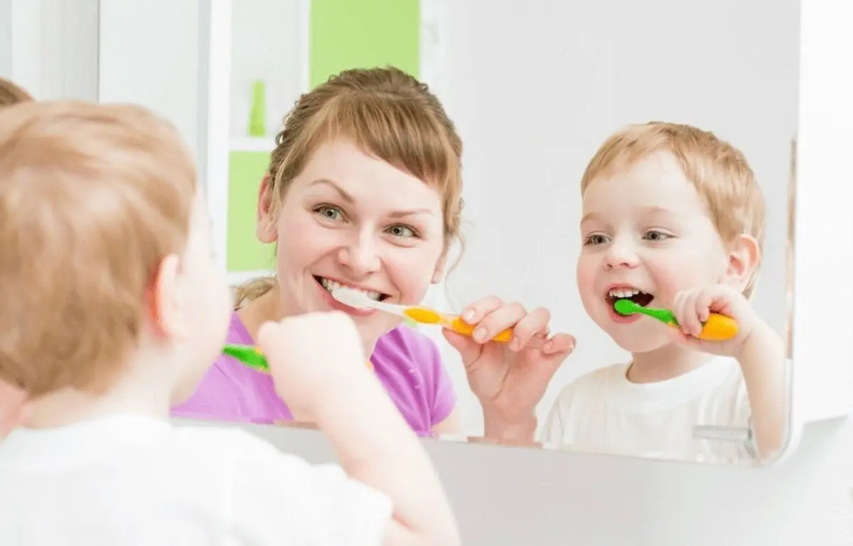 چگونه کودکان را به مسواک زدن ترغیب کنیم؟