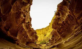 تنگه ای شگفت انگیز با ظاهری عجیب در جزیره قشم + فیلم