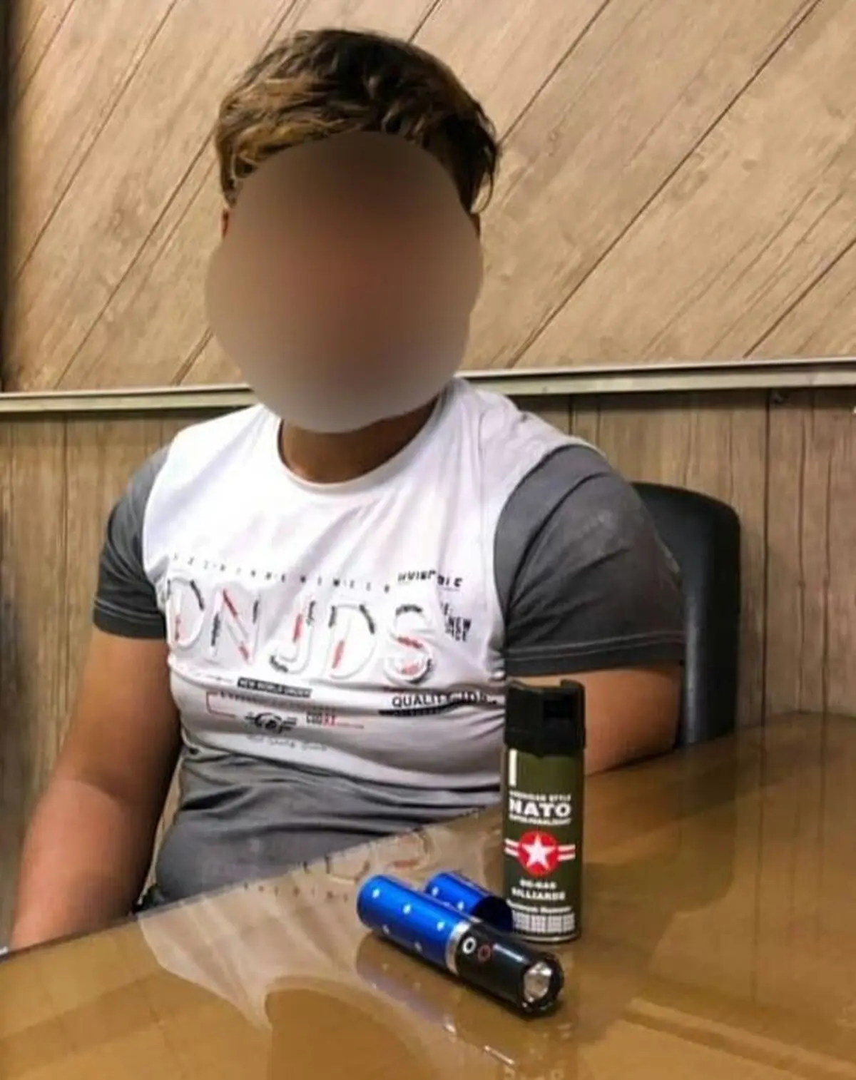 سرقت گوشی از دختر جوان با کوبیدن چوب بر سرش