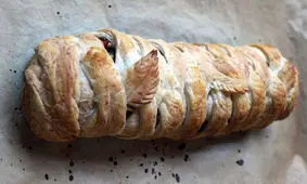 طرز تهیه انواع نان شکم پر