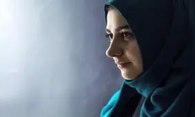 غسل جنابت در زنان چگونه انجام می‌شود و چه احکامی دارد؟