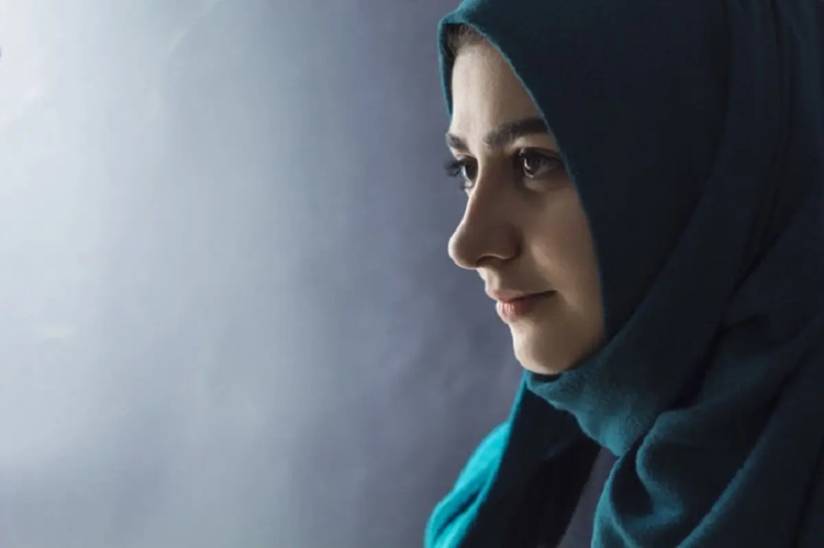 غسل جنابت در زنان چگونه انجام می‌شود و چه احکامی دارد؟
