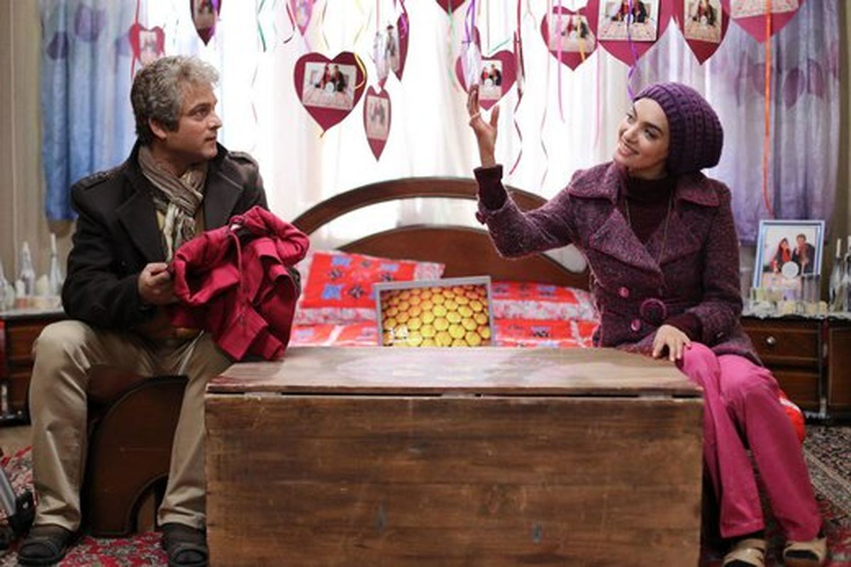 میترا حجار در نقش شهلا جاهد و حسین یاری در نقش ناصر محمدخانی، تابستان به سینماها می‌آیند