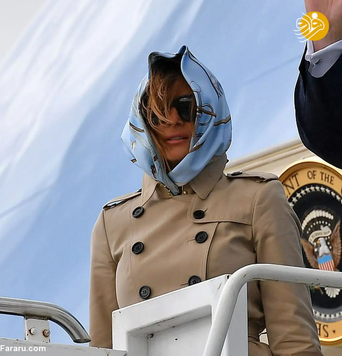 ملانیا ترامپ روسری سر کرد!+ تصاویر