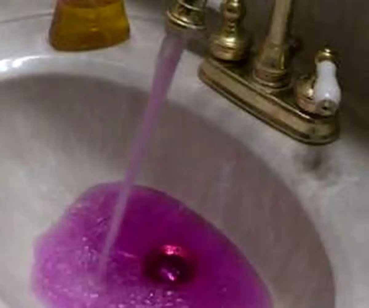 آب لوله کشی صورتی رنگ دیده بودید؟! + تصاویر
