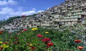 روستایی که تجلی حیات و زندگی در دل کوه است + فیلم