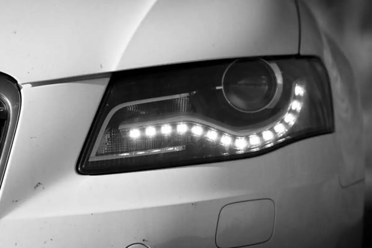 دلیل استفاده از چراغ های روشنایی خودرو در روز چیست؟