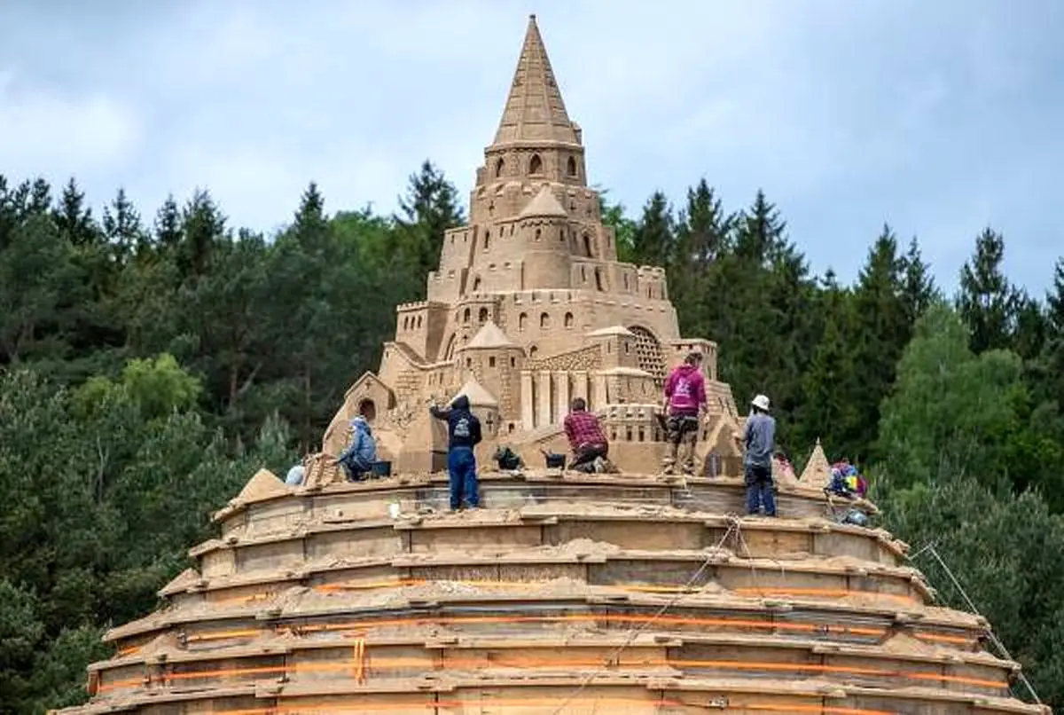 بزرگترین قلعه ی شنی جهان ساخته شد + عکس