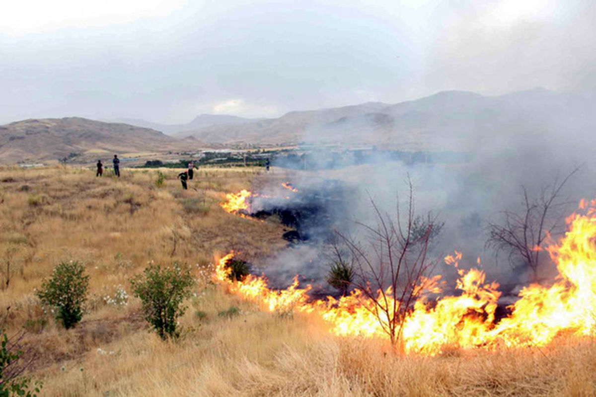 هشدار آتش‌نشانی در مورد خطر حریق در مراتع و زمین‌های خالی سازمان‌ها