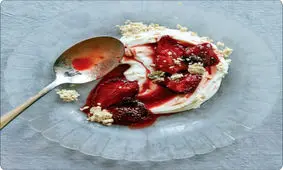 توت فرنگی کبابی با طعم فلفل + دستور تهیه