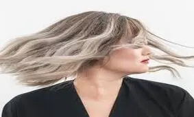 بدون هزینه رنگ موهایتان را در خانه روشن کنید