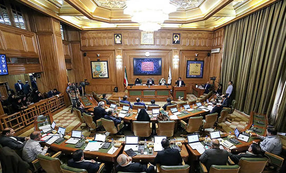 برادرزاده عضو شورای شهر تهران همچنان جزء ۲ شغله ها/ استعفایی در کار نیست