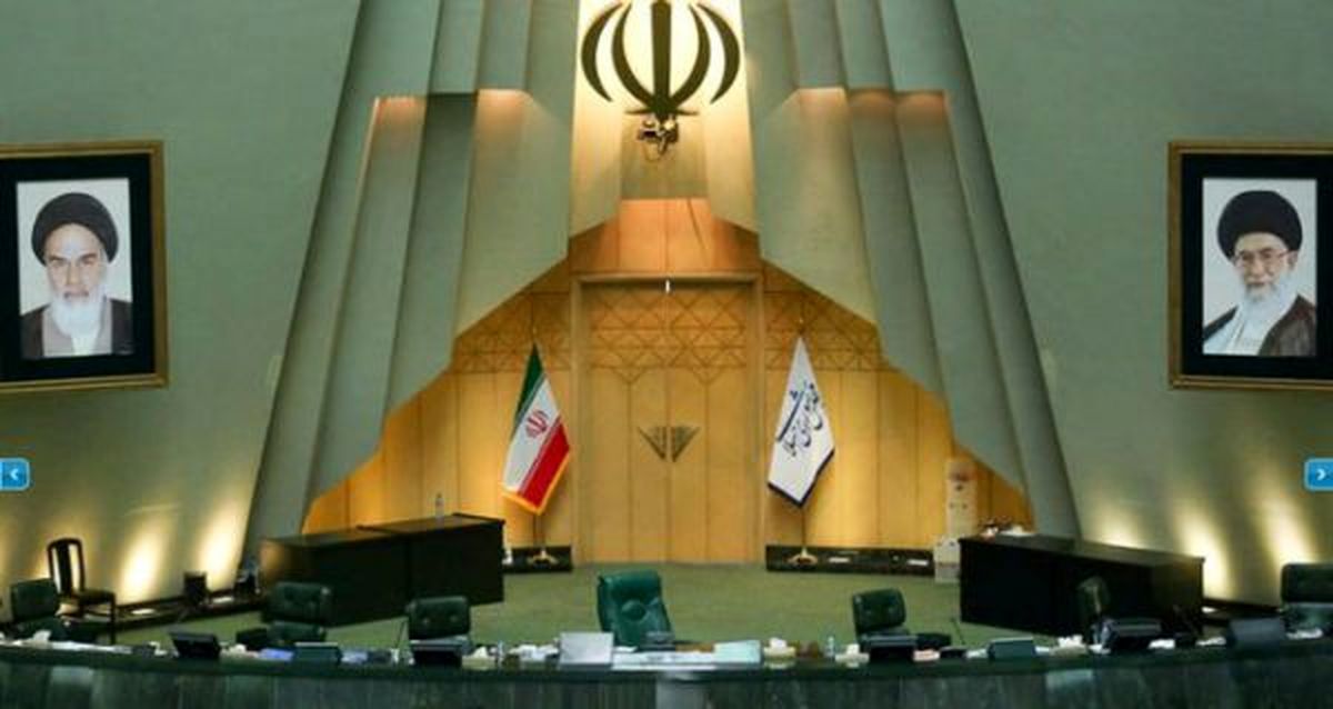 لاریجانی رئیس باقی ماند/ 9رای برای نماینده پایداریها/ مطهری حذف و وزیر احمدینژاد نایب رئیس شد/ هیات رئیسه، خالی از نمایندههای زن و اقلیت مذهبی