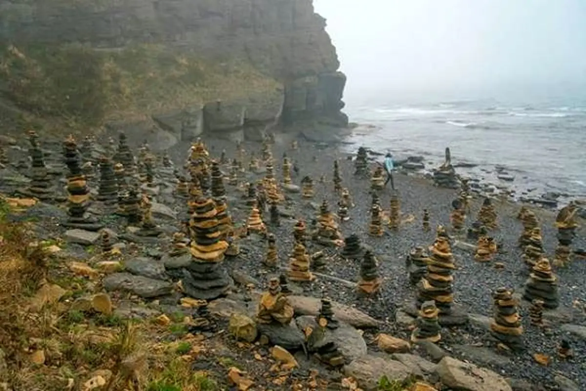 ساحل سنگی عجیب و غریب در روسیه + تصاویر