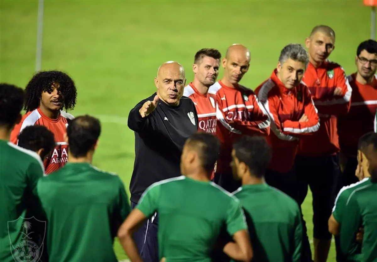 ستاره عمانی آماده استقبال از حریف عربستانی ذوب‌آهن با گل و حلوا + تصاویر