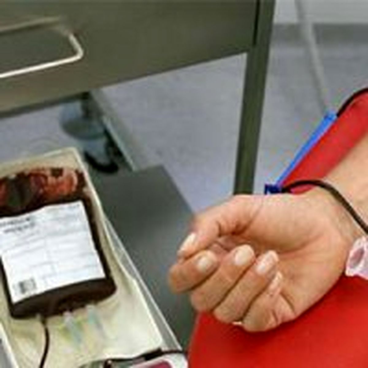 اهدا کنندگان خون از بقیه شادترند