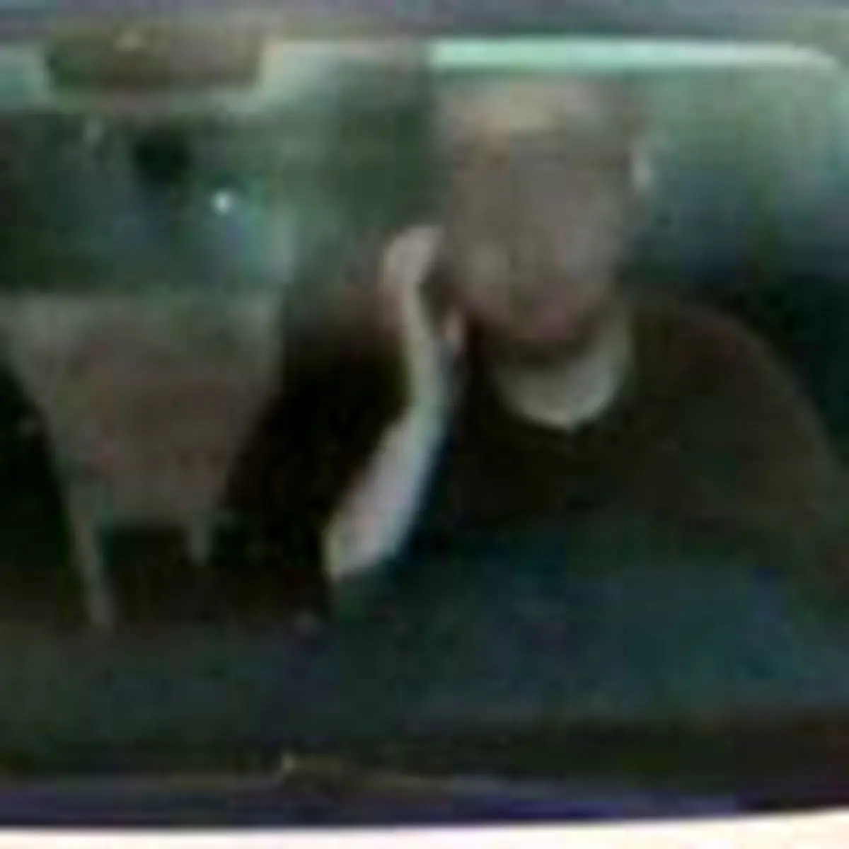 خاراندن ریش در چین جریمه دارد!