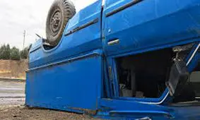 واژگونی مرگبار یک دستگاه وانت نیسان در ساری