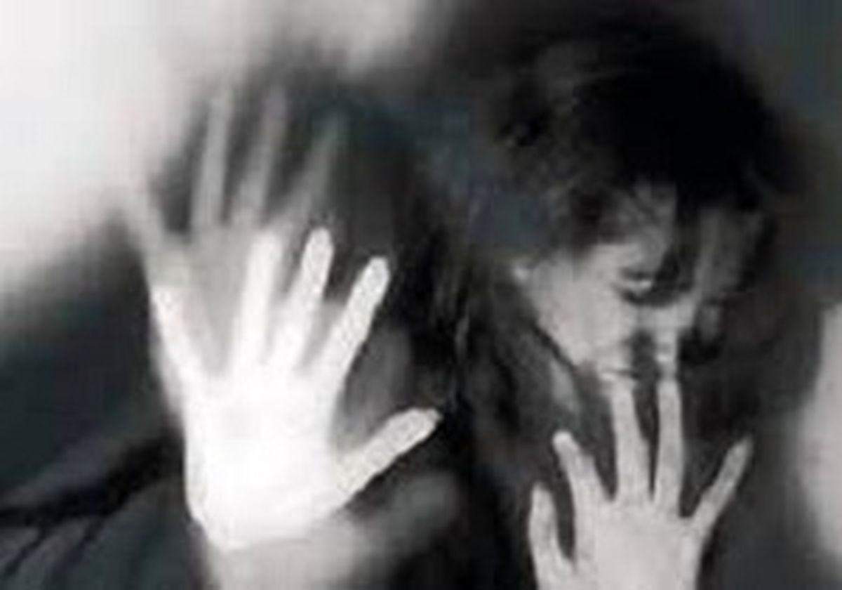 تجاوز به دختر جوان با کمک مادر!