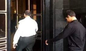 جسد مادرم در وان بود، درگیر شدم انگشت هایم شکست + صوت و عکس