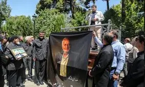 فاطمه معتمدآریا و پانته‌آ بهرام در مراسم تشییع پیکر پرویز بهرام+عکس