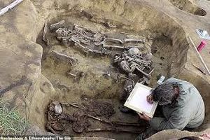 کشف اسکلت‌های 5 هزارساله در گورستانی باستانی در سیبری+فیلم