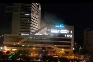 ویدئویی از کانون حریق در طبقه سوم برج مروارید مشهد