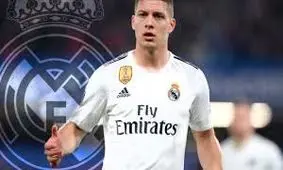 معارفه بازیکن جدید رئال مادرید در ورزشگاه سانتیاگو برنابئو