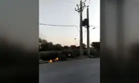 فیلم | آتش‌گرفتن کابل‌های برق بر اثر گرمای زیاد در خرمشهر