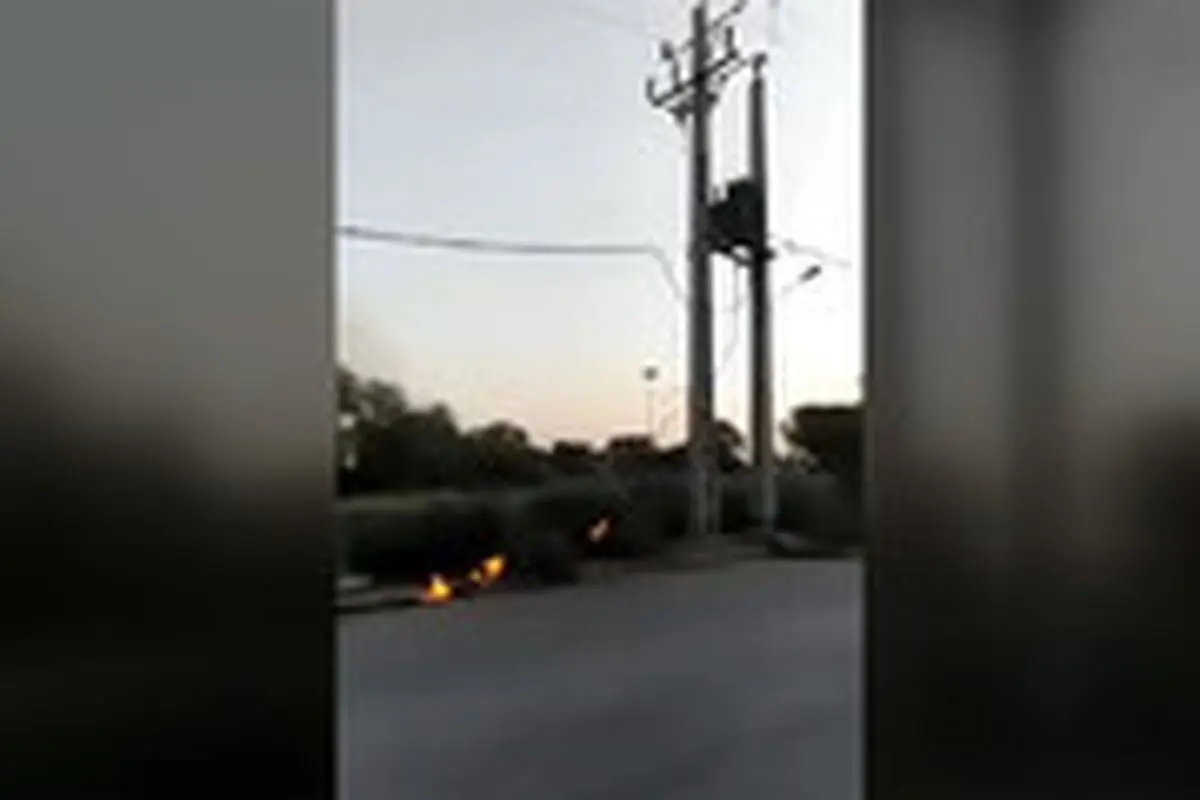 فیلم | آتش‌گرفتن کابل‌های برق بر اثر گرمای زیاد در خرمشهر