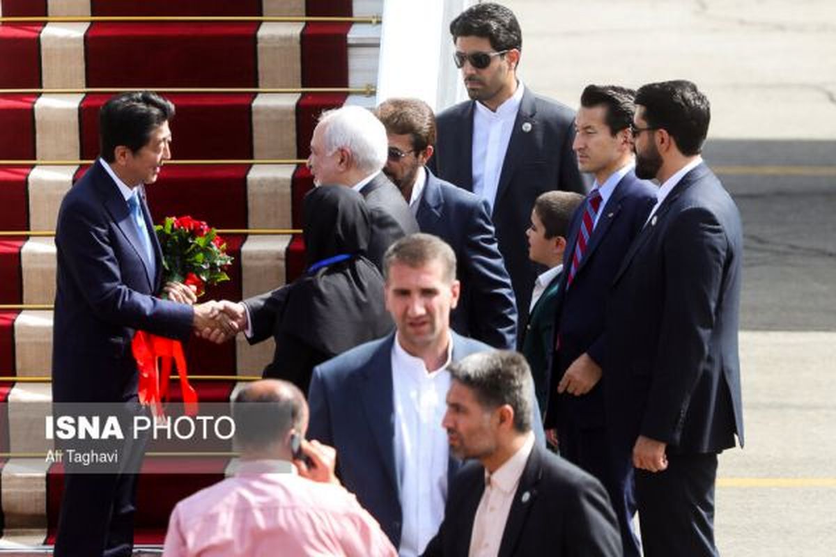 ورود نخست‌وزیر ژاپن به تهران+ عکس