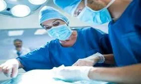 جراحی شکم پر از کرم یک کودک ! + عکس