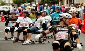 مسابقه با صندلی‌های چرخ‌دار اداری در ژاپن! +عکس