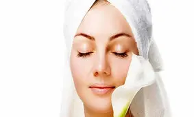 ۷ درمان طبیعی برای خشکی پوست