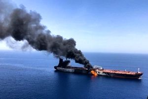 نیویورک تایمز: ایران در حادثه نفتکش‌ها هیچ نقشی نداشته است/ برخی در آمریکا به دنبال این هستند که حادثه دریای عمان مانند حادثه خلیج تونکین شود/ آیا بولتون می‌خواهد سناریو جنگ ویتنام را تکرار کند؟