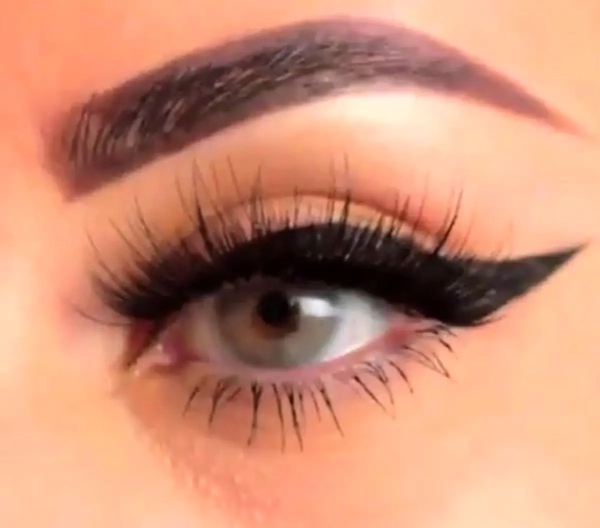 کشیدن خط چشم مخصوص مبتدی ها