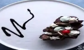 تزيين دسر ها با شكلات