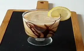 یک نوشیدنی سرد و خوشمزه با خربزه