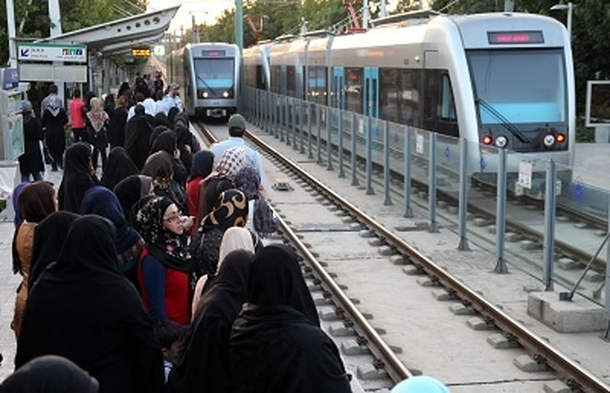 قطارشهری مشهد 3 روز در سال رایگان شد