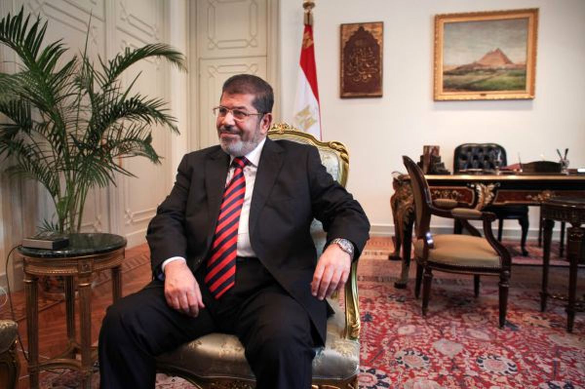 کودک فقیری که به ریاست جمهوری رسید/ محمد مرسی را بیشتر بشناسید/ آیا آقای رئیس جمهور به قتل رسیده است؟