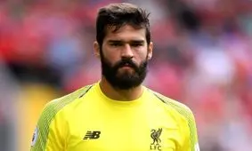 آلیسون: حریفان از فان دایک می‌ترسند