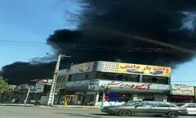 آتش سوزی کارگاه تزریق پلاستیک در بولوار توس+ فیلم و عکس