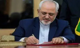 ظریف: ترامپ به حضور بی فایده ارتش آمریکا در خلیج فارس اذعان کرد