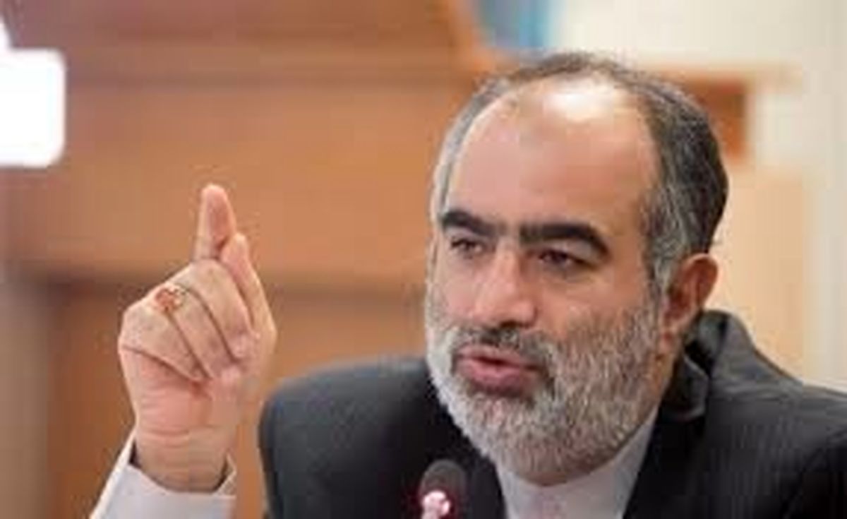 واکنش توئیتری حسام‌الدین آشنا به تحریم ظریف از سوی آمریکا: او در حال تبدیل شدن به ماندلای ایران است
